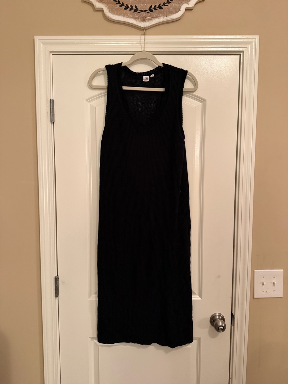 GAP Black Ribbed Sleeveless Midi Dress